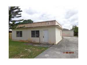 972 E 18 St, Hialeah, FL 33013 photo 1