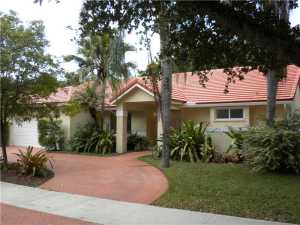 14630 Glencairn Rd, Hialeah, FL 33016 photo 1