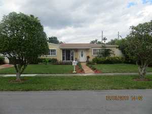 1015 W 67 St, Hialeah, FL 33012 photo 1