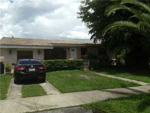 1061 W 45 Pl, Hialeah, FL 33012 photo 1