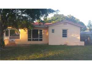 561 SE 5 St, Hialeah, FL 33010 photo 1