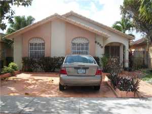 6938 W 25 Ct, Hialeah, FL 33016 photo 1