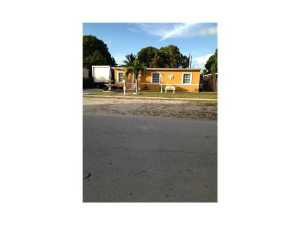 261 W 33 St, Hialeah, FL 33012 photo 1