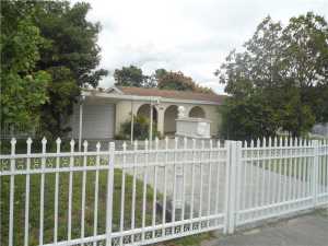 329 W 44 St, Hialeah, FL 33012 photo 1
