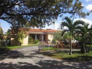 459 E 58 St, Hialeah, FL 33013 photo 1