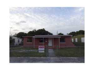 1051 E 18 St, Hialeah, FL 33013 photo 1