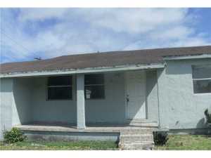 611 E 6 Pl, Hialeah, FL 33010 photo 1