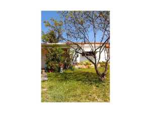 8859 Abbott Ave, Miami Beach, FL 33154 photo 1