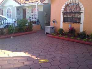 5435 W 27 Ln, Hialeah, FL 33016 photo 1