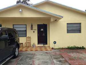 4655 E 8 Ct, Hialeah, FL 33013 photo 1