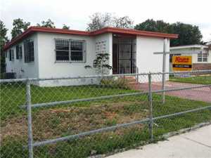 130 W 33 St, Hialeah, FL 33012 photo 1