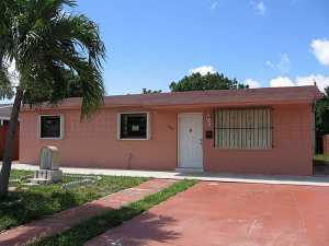 1360 W 37 St, Hialeah, FL 33012 photo 1