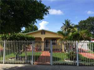 740 E 38 St, Hialeah, FL 33013 photo 1