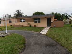 2330 Largo Dr, Hollywood, FL 33023 photo 1