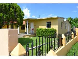 1565 W 3 Ave, Hialeah, FL 33010 photo 1