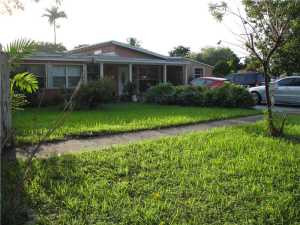 4490 W 3 Ave, Hialeah, FL 33012 photo 1