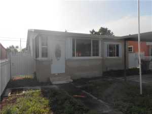 4429 E 9 Ct, Hialeah, FL 33013 photo 1