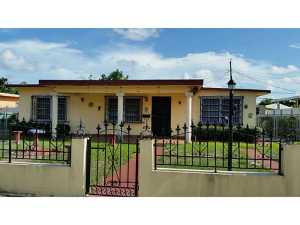 660 E 15 Pl, Hialeah, FL 33010 photo 1