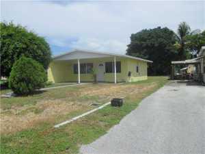 303 Hastings St, Boca Raton, FL 33487 photo 1