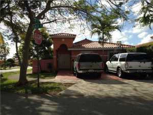 3102 W 69 Pl, Hialeah, FL 33018 photo 1