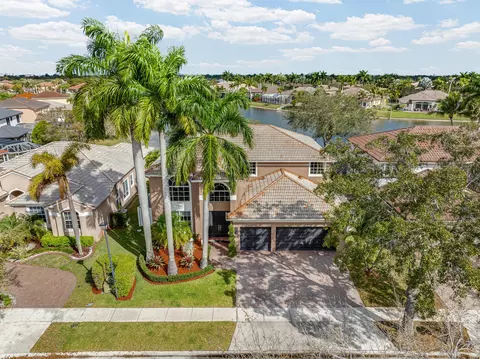 13815 NW 11th St, Pembroke Pines, FL 33028