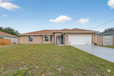 557 SW Halkell Ave, Port Saint Lucie, FL 34953