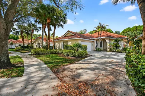 217 E Tall Oaks Cir, Palm Beach Gardens, FL 33410