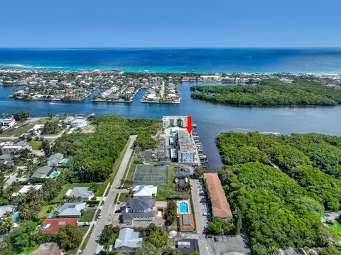 689 NE 6th Ct #402, Boynton Beach, FL 33435