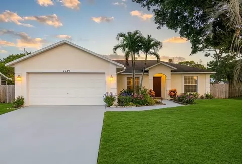 2249 SE Glover St, Port Saint Lucie, FL 34984