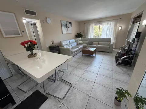 4841 NW 7th St #308-4, Miami, FL 33126