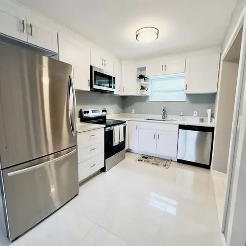2533 NE 12th Ter, Pompano Beach, FL 33064