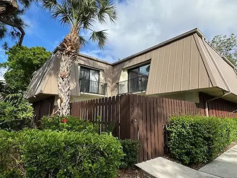 304 Miramar Ln #C4, Palm Beach Gardens, FL 33410