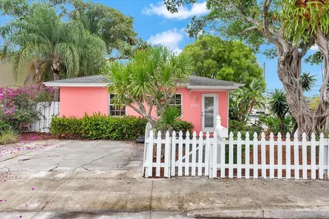 802 N J St, Lake Worth Beach, FL 33460