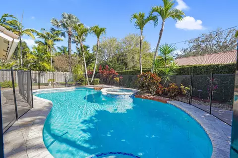 1872 NW 109th Ave, Plantation, FL 33322