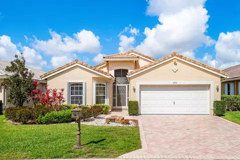 6594 Sun River Rd, Boynton Beach, FL 33437