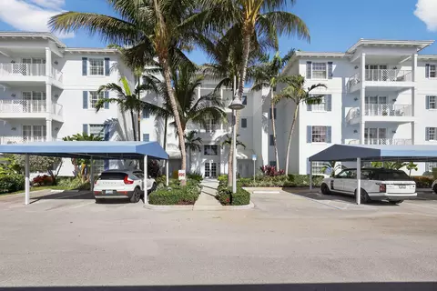 915 Bay Colony Dr S, Juno Beach, FL 33408