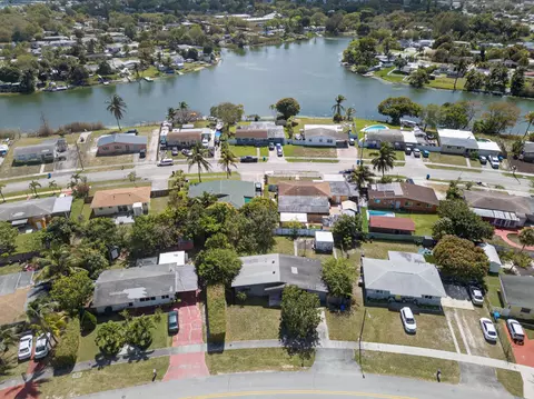 3720 SW 32nd St, West Park, FL 33023