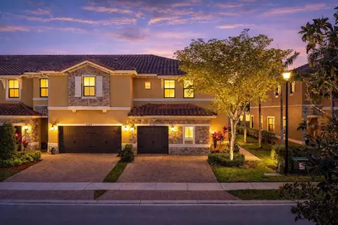 8440 Lakeview Trl, Parkland, FL 33076