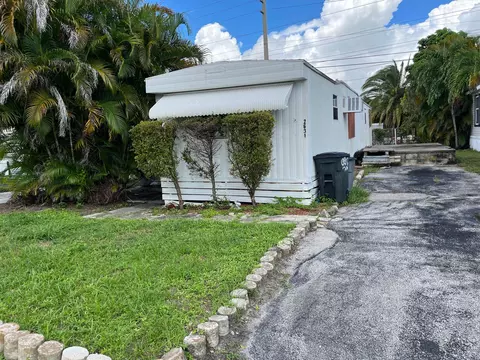 2631 SW 54th St, Fort Lauderdale, FL 33312