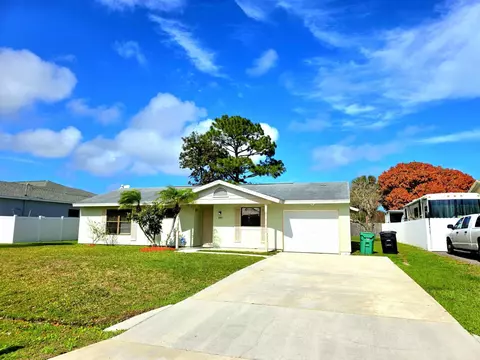 2197 SE Genoa St, Port Saint Lucie, FL 34952