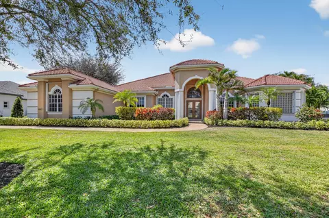 893 Forest Glen Ln, Wellington, FL 33414