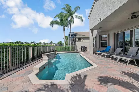 7775 Ocean Sunset Dr, Lake Worth, FL 33467