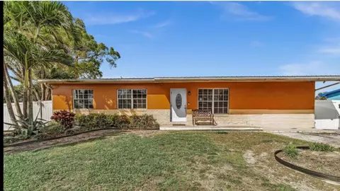848 SE 3rd St, Belle Glade, FL 33430