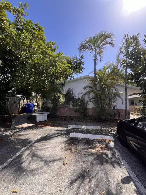 1304 NE 4th St, Pompano Beach, FL 33060