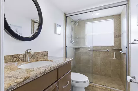 Bath - 3000 NE 48th Ct #406, Lighthouse Point, FL 33064 photo 3 of 3