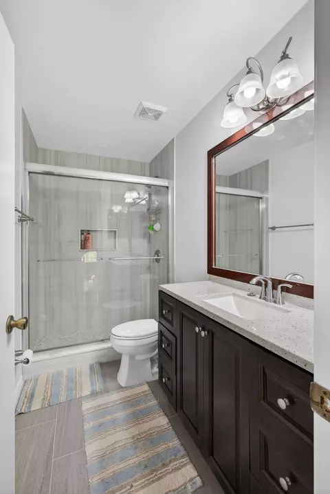 Bath - 151 St Michaels Ct, Jupiter, FL 33458 photo 7 of 8