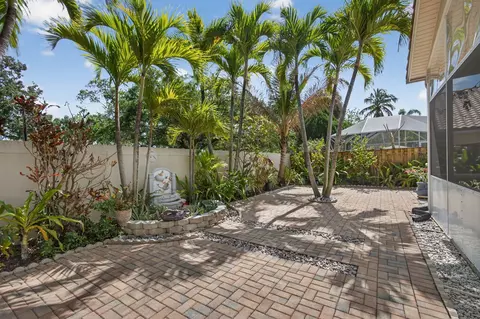 Exterior - 151 St Michaels Ct, Jupiter, FL 33458 photo 14 of 16