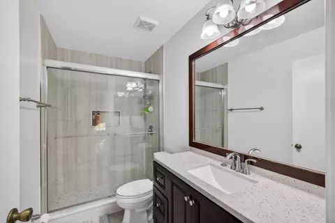 Bath - 151 St Michaels Ct, Jupiter, FL 33458 photo 8 of 8