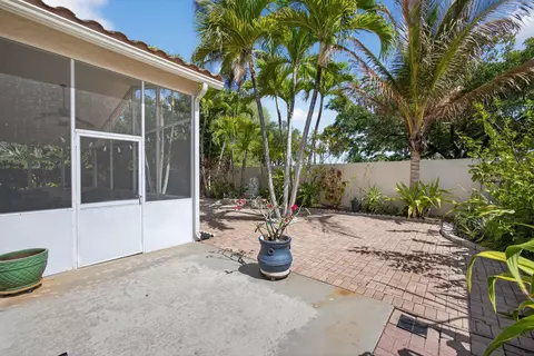 Exterior - 151 St Michaels Ct, Jupiter, FL 33458 photo 7 of 16