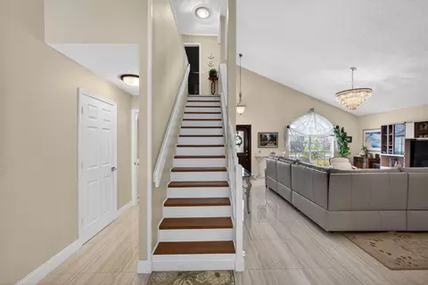 Entry Way - 151 St Michaels Ct, Jupiter, FL 33458 photo 2 of 4